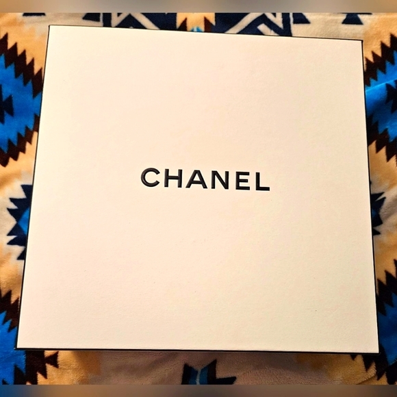 Auth Chanel White Logo Signature Gift Box Handbag Purse Bag Travel Storage Large - Picture 8 of 11